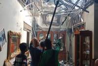 Kobaran api menghanguskan satu buah rumah permanen milik H M Rasyidi. (SuarIndonesia/DO)