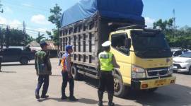 Kegiatan pengawasan, pengendalian lalu lintas angkutan jalan, serta penegakan hukum di bidang lalu lintas angkutan jalan di Kabupaten Balangan, Kamis (11/7/2024). SuarIndonesia/Adv)