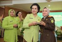 HUT ke XXIV Ikatan Adhyaksa Dharmakarini (IAD) bertempat di Aula Anjung Papadaan Kejati, Minggu (21/7/2024) SuarIndonesia/Ist)