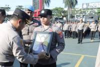 Pemberhentian keduanya dilaksanakan dalam kegiatan upacara berlangsung di Halaman Mapolresta Banjarmasin, Kamis (25/7/2024). (SuarIndonesia/YI)