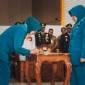 Ketua Tim Penggerak PKK Kalsel Hj. Raudatul Jannah atau Acil Odah melantik Hj. Lis Sulastrini sebagai Pj. Ketua Tim Penggerak PKK Kabupaten Tabalong, di Pendopo Bersinar Tanjung, Senin (29/7.2024) (SuarIndonesia/Adv)