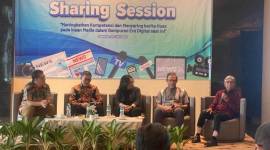 Komisaris Freeport Indonesia Dr H AM Fachrir didampingi Direktur Utama Bank Kalsel Fachruddin dan Pemimpin Umum Harian Pagi Mata Banua H Fachruddin Nor Ifansyah saat memberikan keterangan kepada wartawan seusai Sharing Session bersama insan pers di A One Hotel di Jakarta, pada Jumat (26/07/2024).(SuarIndonesia/humasbankkalsel
