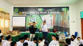 Sekolah Madrasah Tsanawiyah Negeri (MTSN) -3Banjarmasin, diedukasi oleh Tim Penerangan Hukum dari Kejati Kalsel), Rabu (31/7/ 2024) (SuarIndonesia/Ist)