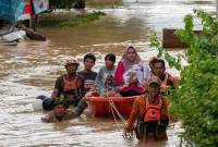 BPBD Sulsel melaporkan enam kecamatan di Kabupaten Luwu dilanda bencana banjir dan longsor. Sekitar 500 kepala keluarga (KK) terdampak. [ANTARA FOTO/Arnas P]