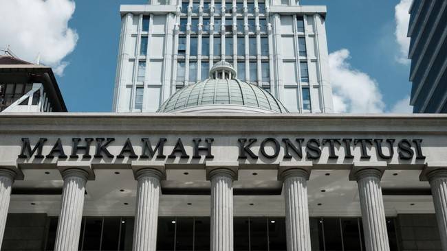 Foto Ilustrasi. MK menolak gugatan Pasal 35 Ayat (1) UU Ketenagakerjaan. Pemohon mempersoalkan isu diskriminasi dalam mendapatkan pekerjaan. (AFP/YASUYOSHI CHIBA)
