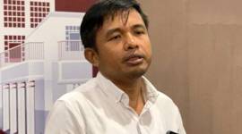 Komisioner KPU Idham Holik. Komisi Pemilihan Umum (KPU) mengingatkan konsekuensi bagi calon legislatif terpilih yang tidak menyampaikan laporan hasil kekayaan penyelenggara negara (LHKPN). [detikcom/Rakha]