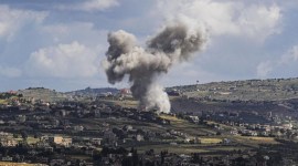 Wilayah perbatasan Israel dan Lebanon membara imbas saling serang Zionis dengan kelompok Hizbullah. [REUTERS/Ayal Margolin]