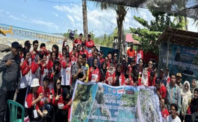Para pemuda mancanegara dan domestik usai mengikuti 
