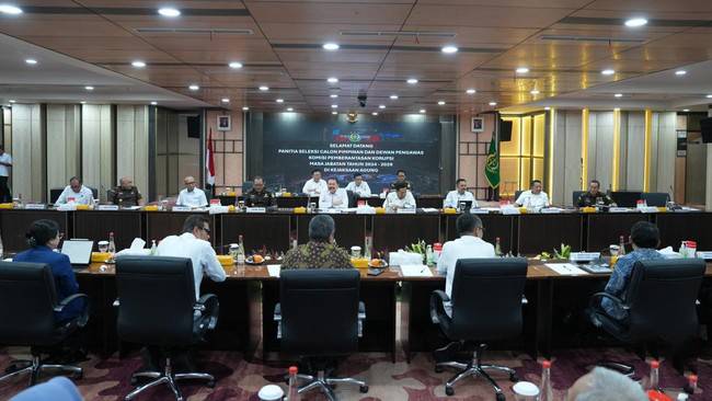 Sebanyak 263 orang telah dinyatakan lulus seleksi administrasi calon pimpinan KPK periode 2024-2029. (CNNIndonesia/Taufiq H)