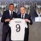 Kylian Mbappe resmi menjadi pemain Real Madrid dan dikontrak selama 5 tahun. [Real Madrid/Pedro Castillo]