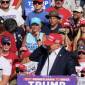 
Percobaan pembunuhan terhadap capres AS Donald Trump diprediksi makin memperbesar kans dia untuk menengkan Pilpres AS. [REUTERS/Brendan McDermid]