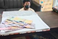 RI (19), terpaksa diamankan anggota Buru Sergap (Buser) Banjarmasin Barat,  Selasa (16/7/2024). (SuarIndonesia/DO)