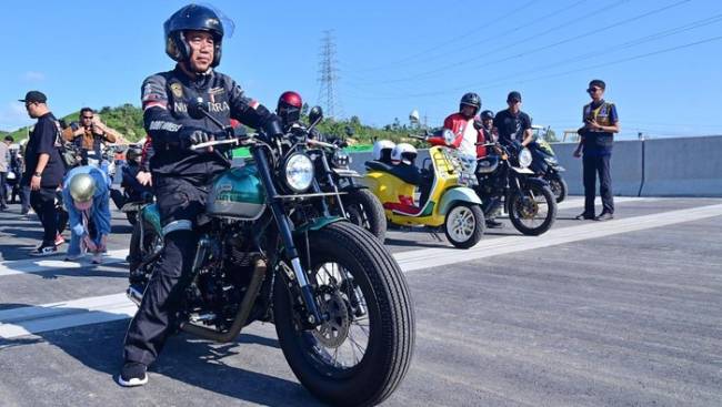 
Jokowi motoran di IKN. (Foto: Rusman/setpres)