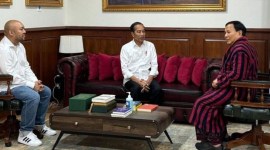 Presiden Joko Widodo melakukan pertemuan dengan Prabowo Subianto usai pascaoperasi kaki kiri. [Instagram @prabowo]