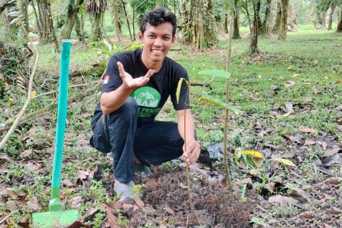 Aksi gerakan tanam satu pohon untuk Indonesia. [ANTARA/Dedi]
