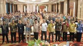 Ketua DPRD Provinsi Kalimantan Selatan (Kalsel), H. Supian HK Membuka kegiatan Bimbingan Teknis (Bimtek) Sistem Keuangan Desa (Siskeudes) Link & Cash Management System Pemda (CMSP) Desa Bank Kalsel bersama Pemerintah Desa se Kabupaten Hulu Sungai Utara (HSU). Kalinanranpost.com - (Foto: Humasdprdkalsel)