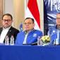 Ketua Fraksi PAN DPR RI Saleh Partaonan Daulay (tengah) bersama Wakil Ketua Komisi III DPR RI Pangeran Khairul Saleh (kiri), dan Wakil Ketua Komisi VII DPR RI Eddy Soeparno di Kantor DPP PAN, Jakarta, Kamis (27/6/2024). (ANTARA/Rio Feisal)
