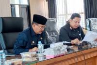 Ketua DPRD Provinsi Kalsel, H. Supian HK dan Sekretaris Daerah Kalsel Roy Rizali Anwar, 