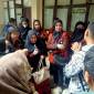 Rizka Annida Yulita, orang tua korban terisak usai sidang ketika memberikan keterangan kepada awak media, Rabu (7/8/2024) (SuarIndonesia/HD)