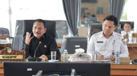 Ketua DPRD Provinsi Kalsel, H Supian HK (kiri) dan (Sekda Provinsi, Roy Rizali Anwar. (SuarIndonesia/HM)