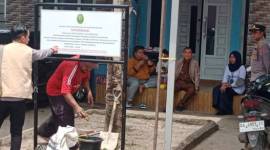 Sebuah rumah di Jalan Mahligai Kecamatan Kertak Hanyar Kabupaten Banjar,  dieksekusi, Senin (12/8/2024). (SuarIndonesia/DO)
