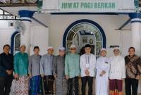 Suasana silaturahmi bersama H. Bahsanudin di Majelis Taklim Jum’at Pagi Berkah, Komplek Jamrud II, Desa Sungai Danau, Satui, Senin (12/8/2024). (SuarIndonesia/Ist)