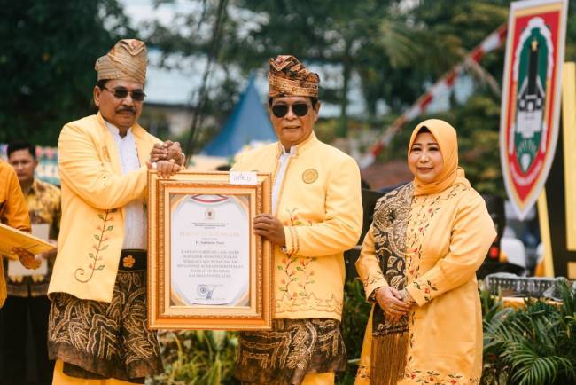 Puncak perayaan Hari Jadi ke-74 Provinsi Kalimantan Selatan (Kalsel) berlangsung megah di halaman Kantor Gubernur Lama di Banjarmasin Rabu (14/8/2024). (SuarIndonesia/Adv)