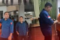 Tersangka AM, selaku Direktur Utama (Dirtut) PT ASM (Alfath Salima Mulia), dugaan korupsi konstruksi, dijebloskan ke tahanan oleh penyidik Kejaksaan Tinggi Kalimantan Selatan (Kejati Kalsel). (SuarIndonesia/Ist)