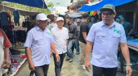 Blusukan ke 9 Kecamatan di Kabupaten Kotabaru, Provinsi Kalimantan Selatan (Kalsel) H  Rusli dan Syairi Mukhlis. bicara perbaikan jalan dan jembatan. (SuarIndonesia/Ist)