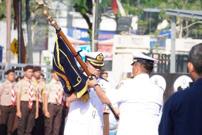 Tongkat Komandan Pangkalan TNI AL. Banjarmasin, kini dipegang oleh Kolonel Laut (P) Didik Kusyanto, M.Tr.Hanla, Rabu (20/8/2024) (SuarIndonesia/Ist)