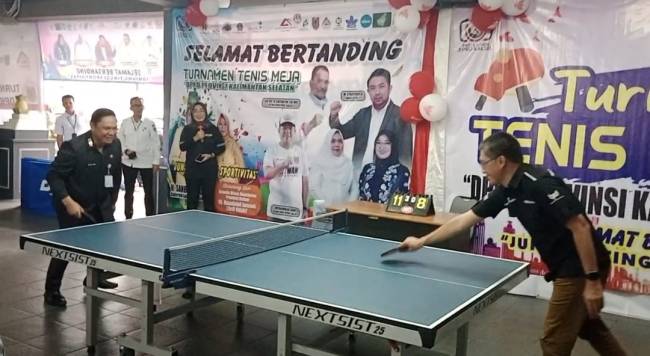 Sekretariat DPRD Kalsel, Press Room kembali menggelar turnamen tenis meja, pada Rabu (21/8/2024). (SuarIndonesia/HM)