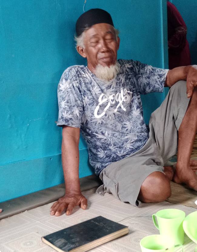 Abah Asnawi (68