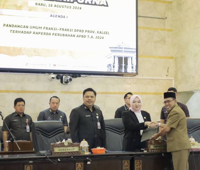 Rapat Paripurna dipimpin Wakil Ketua DPRD Provinsi Kalsel, Hj. Karmila Muhidin, (SuarIndonesia/Ist)