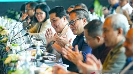 Menteri BUMN Erick Thohir dalam rapat pemaparan dengan Komisi VI DPR RI sebagai laporan kerja akhir Kementerian BUMN, di Jakarta, Sabtu (3/8/2024 (SuanrIndonesia/Antara/HO-Humas BUMN/pri.