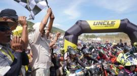 Kejuaran UHE (Uncle Hard Enduro yang ke-4 Tahun 2024  ekstrem- bergensi ini di kawasan Objek Wisata Kiram Park, Kabupaten Banjar Provinsi Kalimantan Selatan (Kalsel), resmi dimulai, Sabtu (10/8/2024). (SuarIndonesia/Ist)