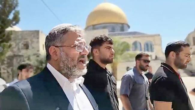 Menteri Keamanan Nasional Israel, Itamar Ben-Gvir Ben-Gvir saat mengunjungi Kompleks Al-Aqsa. (Foto: DW News)