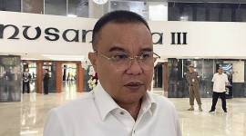 Wakil Ketua DPR RI Sufmi Dasco Ahmad menyatakan pihaknya resmi batal mengesahkan RUU Pilkada menjadi undang-undang. (CNN Indonesia/Arief Bimaputra)