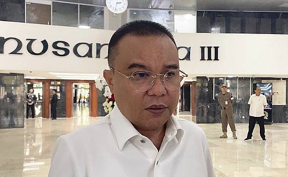 Wakil Ketua DPR RI Sufmi Dasco Ahmad menyatakan pihaknya resmi batal mengesahkan RUU Pilkada menjadi undang-undang. (CNN Indonesia/Arief Bimaputra)