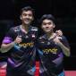 Leo/Bagas mengalahkan Ahsan/Hendra dengan skor 21-10 di gim kedua. Mereka pun lolos ke babak 16 besar. (Arsip PBSI)