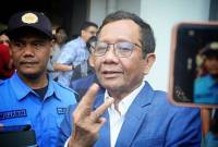 Eks Ketua Mahkamah Konstitusi Mahfud MD mengatakan KPU harus segera melaksanakan putusan MK yang mengubah syarat pencalonan agar bisa berlaku di Pilkada 2024. (CNN Indonesia/Tunggul)