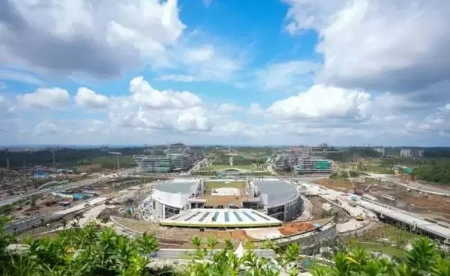 Foto Ilustrasi. Menko Polhukam Hadi Tjahjanto menegaskan mayoritas para undangan akan menggunakan bus untuk hadir dalam upacara HUT RI.(Dok OIKN)