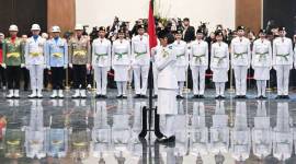 Foto Ilustrasi. KPAI menyesalkan 'tragedi pemaksaan keyakinan' oleh lembaga yang diminta mengomandoi nilai luhur Pancasila terkait Paskibraka berhijab harus lepas jilbab. (ANTARA FOTO/SIGID KURNIAWAN)