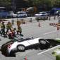 
Petugas pemadam kebakaran Korea Selatan bersiap mengangkat kendaraan yang jatuh ke lubang pembuangan di jalan di Seoul, Korea Selatan, Kamis (29/8/2024). (Seo Dae-yeon/Yonhap via AP)