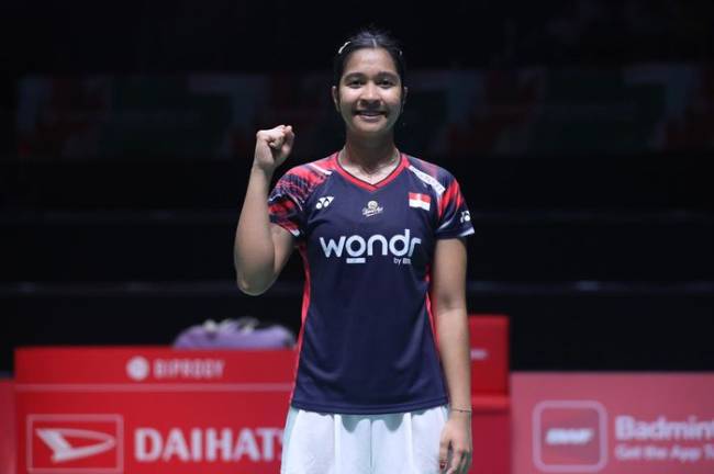 Pebulu tangkis tunggal putri Indonesia, Ester Nurumi Tri Wardoyo, berpose setelah memenangi babak pertama Japan Open 2024 di Yokohama Arena, Kanagawa, Jepang, Rabu (21/8/2024). (PBSI)