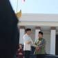 Presiden RI Joko Widodo bersama calon presiden terpilih pada Pemilu 2024 Prabowo Subianto berbincang di halaman Istana Negara IKN, Kalimantan Timur, Kamis (12/9/2024). (ANTARA/RanggaPanduAsmaraJingga)