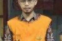 Tersangka perkara dugaan korupsi, MS (rompi orange) yang resmi ditahan oleh penyidik Bidang Pidsus Kejati Kalsel (SuarIndonesia/Ist)