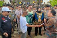 aksi demontrasi di halaman Kantor Gubernur Kalsel Banjarbaru, Jumat (6/9/2024). (SuarIndonesia/RW)