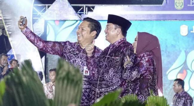 Muhidin saat menghadiri Puncak Hari Jadi Kota Banjarmasin Ke-498 yang dihalaman Pemko Banjarmasin, pada Sabtu (21/9/2024).