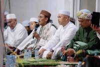 Pimpinan Pondok Pesantren Salafiyah Al-Istiqomah Kecamatan Mantewe, Kabupaten Tanah Bumbu, Ustaz Muhammad Fachri menyatakan dukungannya kepada pasangan calon Bupati dan Wakil Bupati Tanah Bumbu nomor urut 1, Andi Rudi Latif - H Bahsanuddin (SuarIndonesia/Ist)