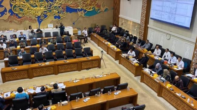 Badan Legislasi (Baleg) DPR RI menyetujui Revisi Undang-undang Nomor 19 Tahun 2006 tentang Dewan Pertimbangan Presiden (Wantimpres) untuk disahkan menjadi undang-undang dalam rapat paripurna. (okezone)